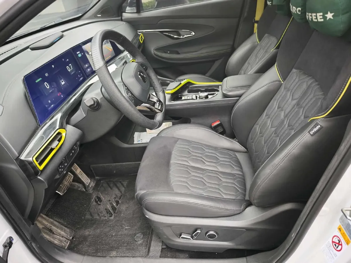 2022 ChangAn UNI-T 1.5T 188HP L4 7DCT,autocango,china used car exporter,china ev exporter,chinese used car exporter,chinese used ev exporter