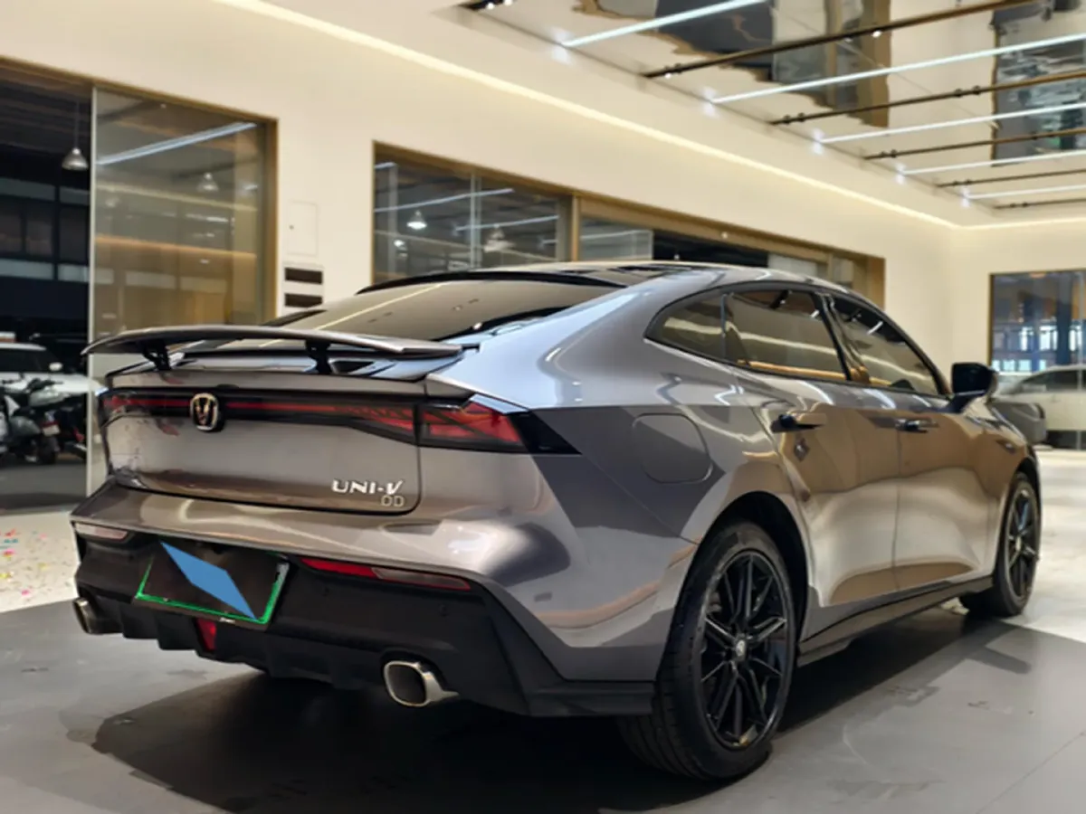 2023 ChangAn UNI-V iDD 1.5T 170HP L4 6TCT PHEV 18.4KWH,autocango,china used car exporter,china ev exporter,chinese used car exporter,chinese used ev exporter