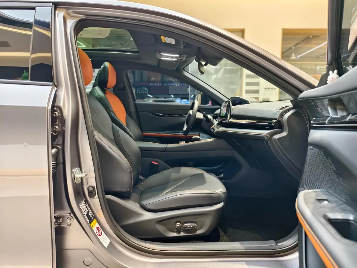 2023 ChangAn UNI-V iDD 1.5T 170HP L4 6TCT PHEV 18.4KWH,autocango,china used car exporter,china ev exporter,chinese used car exporter,chinese used ev exporter