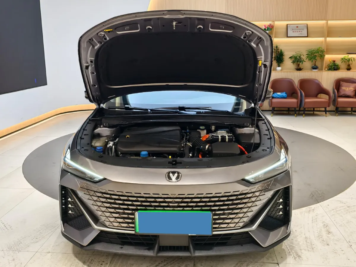 2023 ChangAn UNI-V iDD 1.5T 170HP L4 6TCT PHEV 18.4KWH,autocango,china used car exporter,china ev exporter,chinese used car exporter,chinese used ev exporter