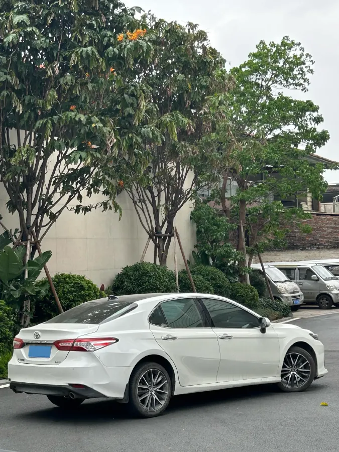 2021 Toyota Camry 2.5L 209HP L4 8AT,autocango,china used car exporter,china ev exporter,chinese used car exporter,chinese used ev exporter