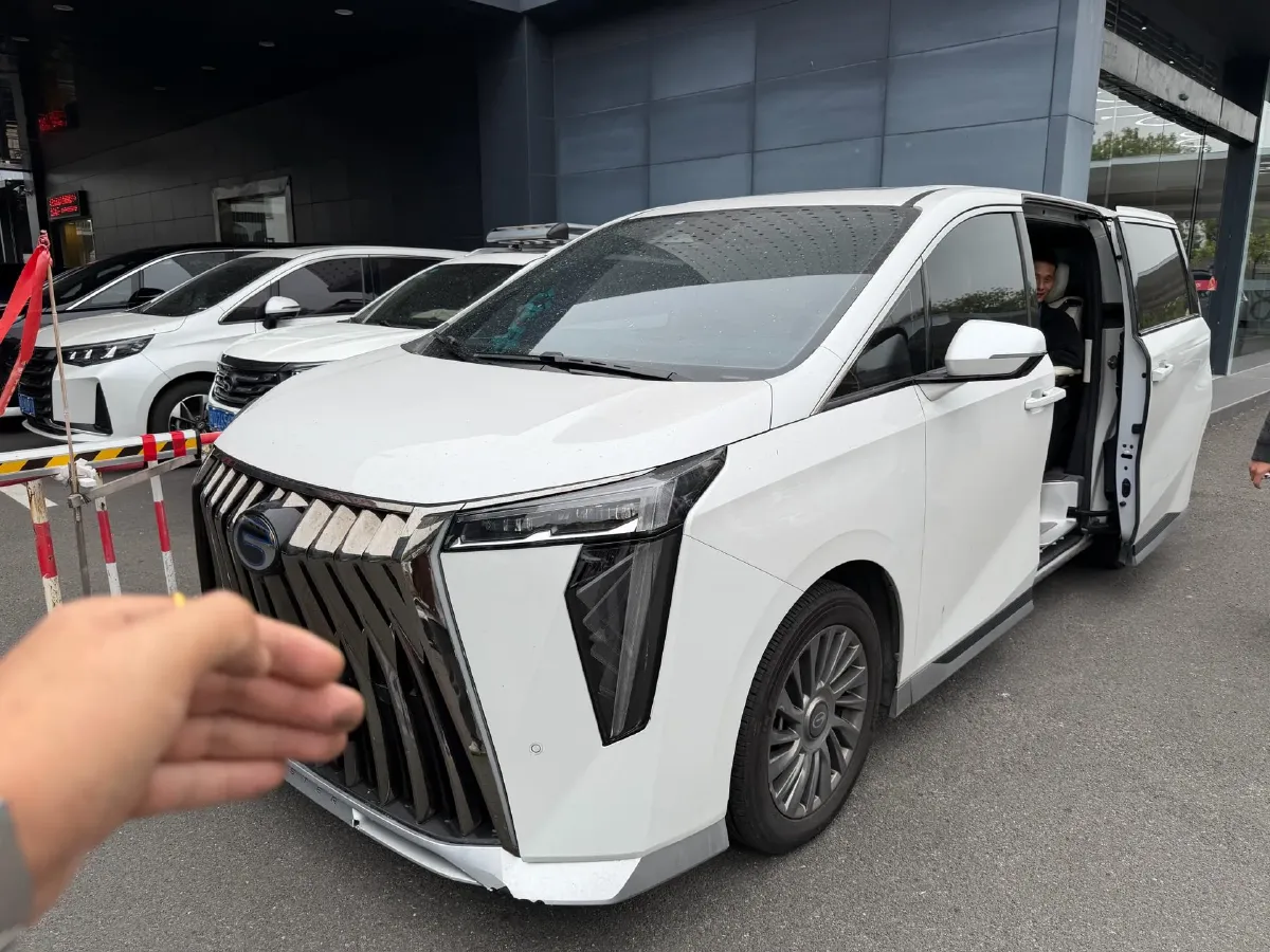 2023 GAC Trumpchi M8 2.0T 190HP L4 E-CVT Hybrid,autocango,china used car exporter,china ev exporter,chinese used car exporter,chinese used ev exporter