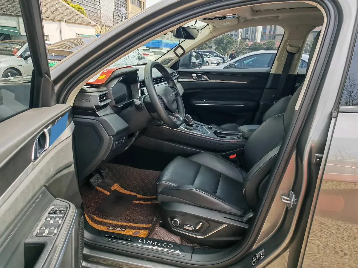 2021 LYNK&CO 01 2.0T 218HP L4 8AT,autocango,china used car exporter,china ev exporter,chinese used car exporter,chinese used ev exporter