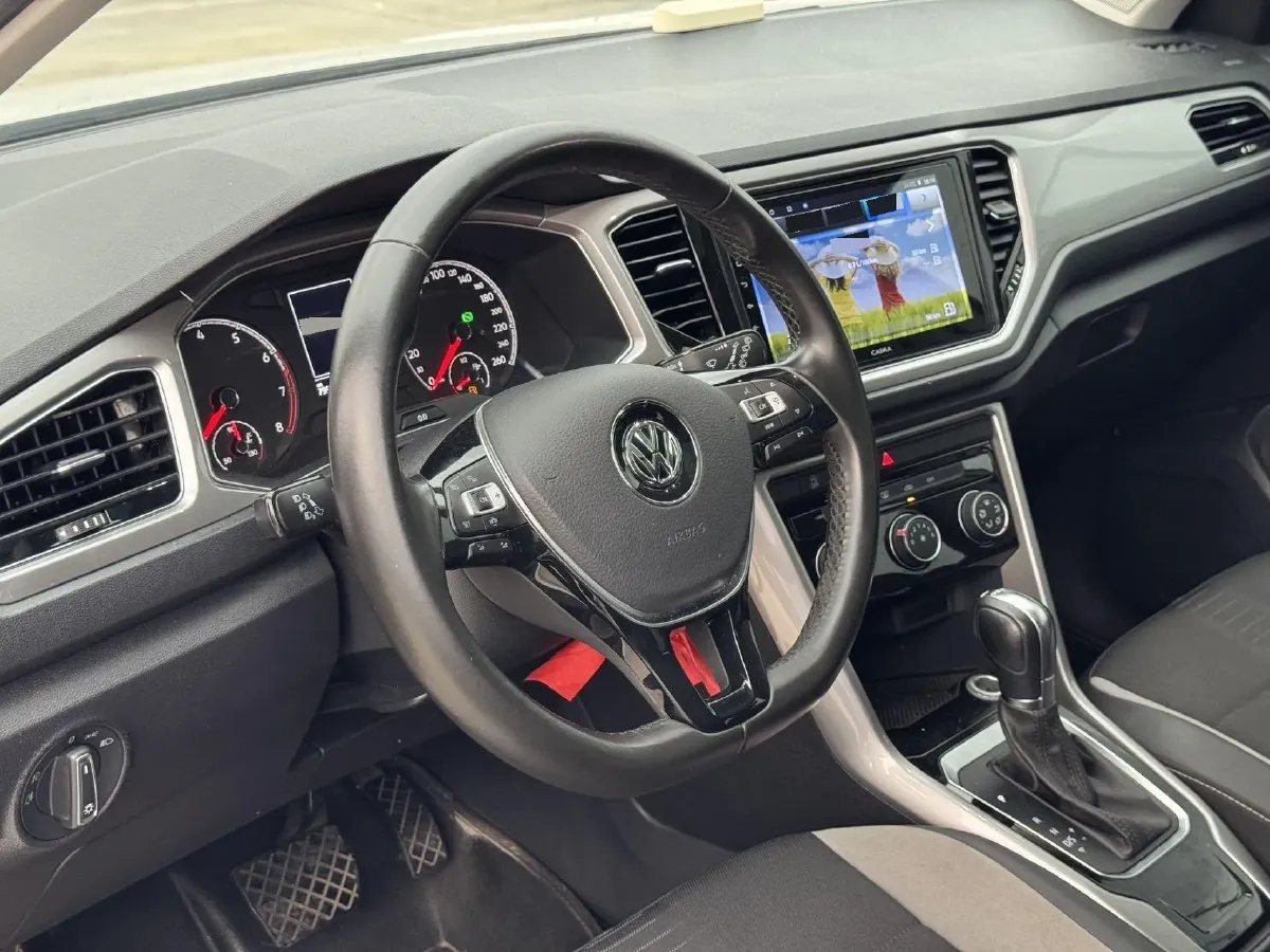 2020 Volkswagen T-Roc 1.4T 150HP L4 7DCT,autocango,china used car exporter,china ev exporter,chinese used car exporter,chinese used ev exporter