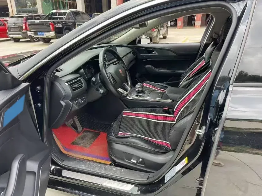 2020 HongQi H5 1.8T 197HP L4 6AT,autocango,china used car exporter,china ev exporter,chinese used car exporter,chinese used ev exporter