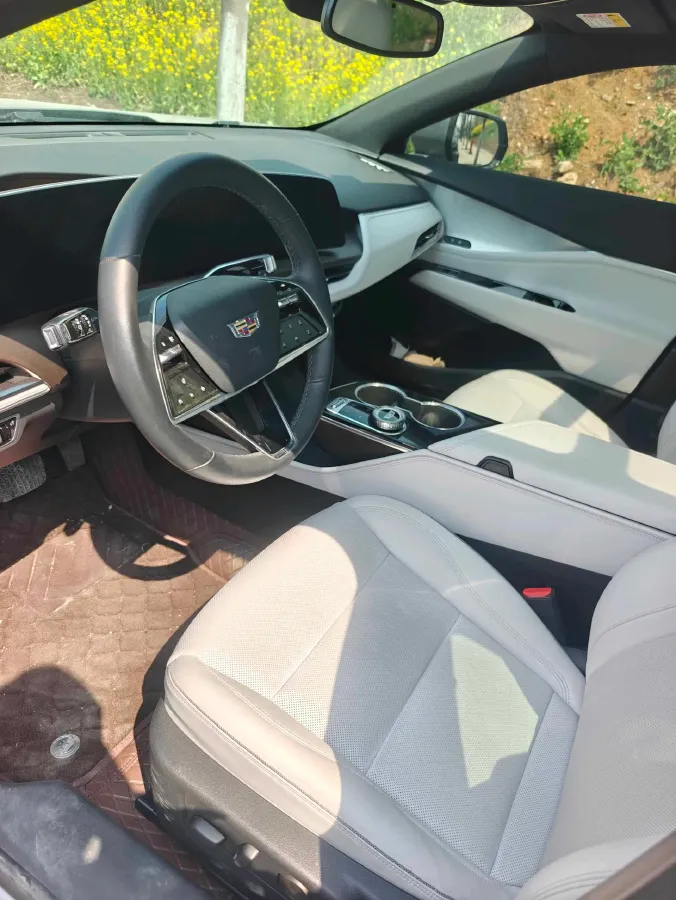 2023 Cadillac GT4 1.5T 211HP L4 9AT,autocango,china used car exporter,china ev exporter,chinese used car exporter,chinese used ev exporter