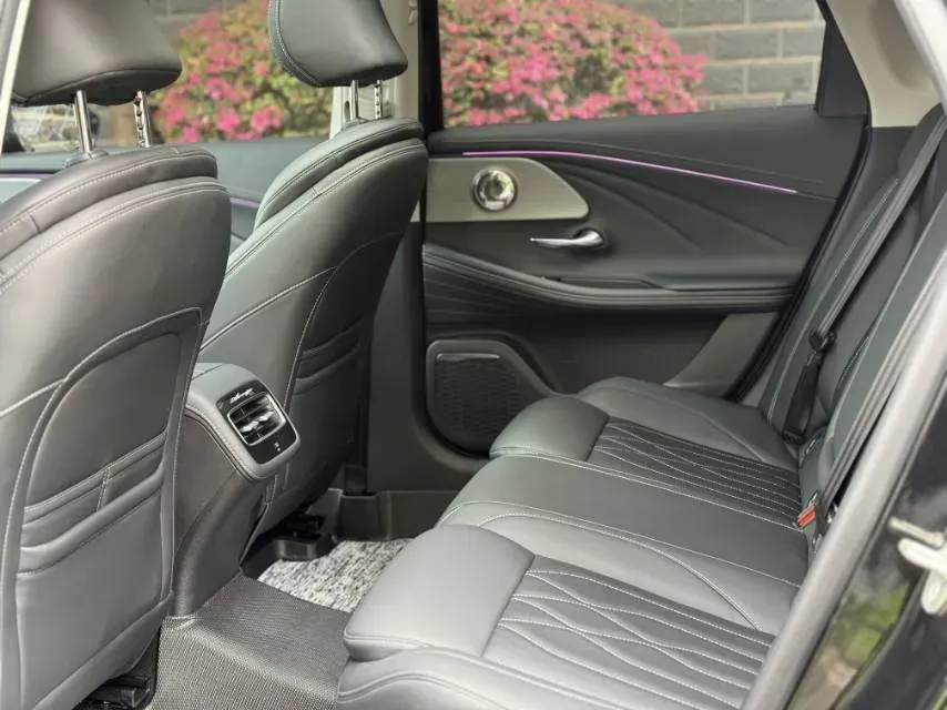 2025 Chery Arrizo 8 2.0T 254HP L4 7DCT,autocango,china used car exporter,china ev exporter,chinese used car exporter,chinese used ev exporter