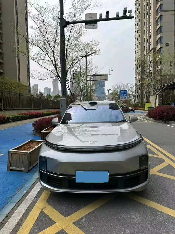 2023 Li L9 Range Extended 154HP REEV 42.6KWH,autocango,china used car exporter,china ev exporter,chinese used car exporter,chinese used ev exporter