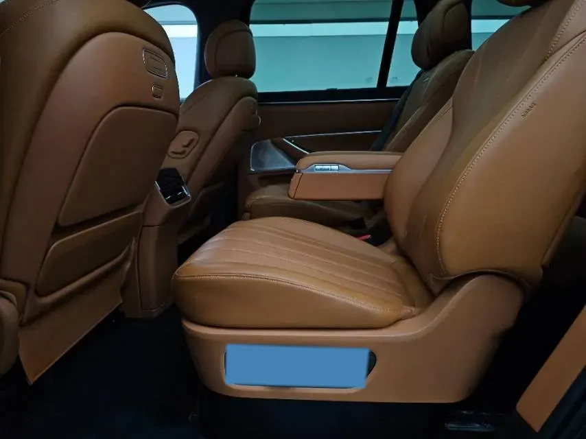 2025 AITO AITO M8 REEV 160HP REEV 53.4KWH,autocango,china used car exporter,china ev exporter,chinese used car exporter,chinese used ev exporter