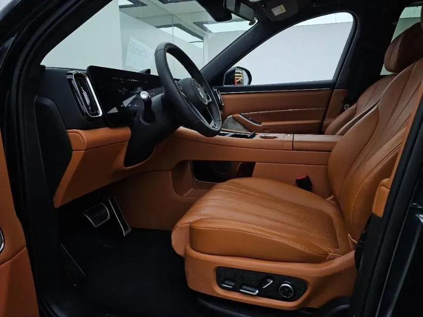 2025 AITO AITO M8 REEV 160HP REEV 53.4KWH,autocango,china used car exporter,china ev exporter,chinese used car exporter,chinese used ev exporter