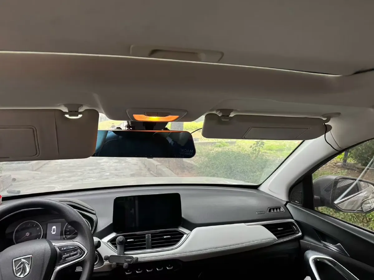 2019 BaoJun 530 1.5T 151HP L4 CVT,autocango,china used car exporter,china ev exporter,chinese used car exporter,chinese used ev exporter