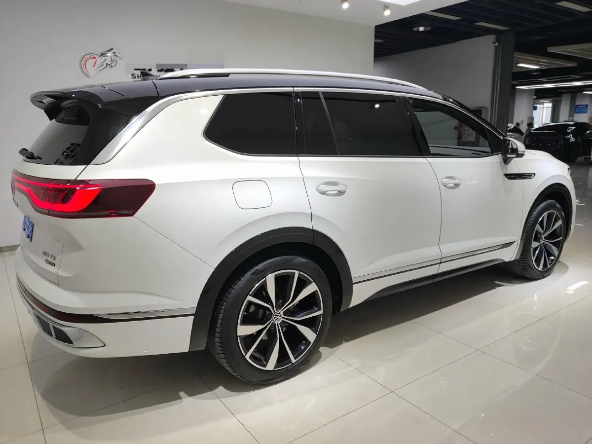 2021 Volkswagen Talagon 2.0T 220HP L4 7DCT,autocango,china used car exporter,china ev exporter,chinese used car exporter,chinese used ev exporter