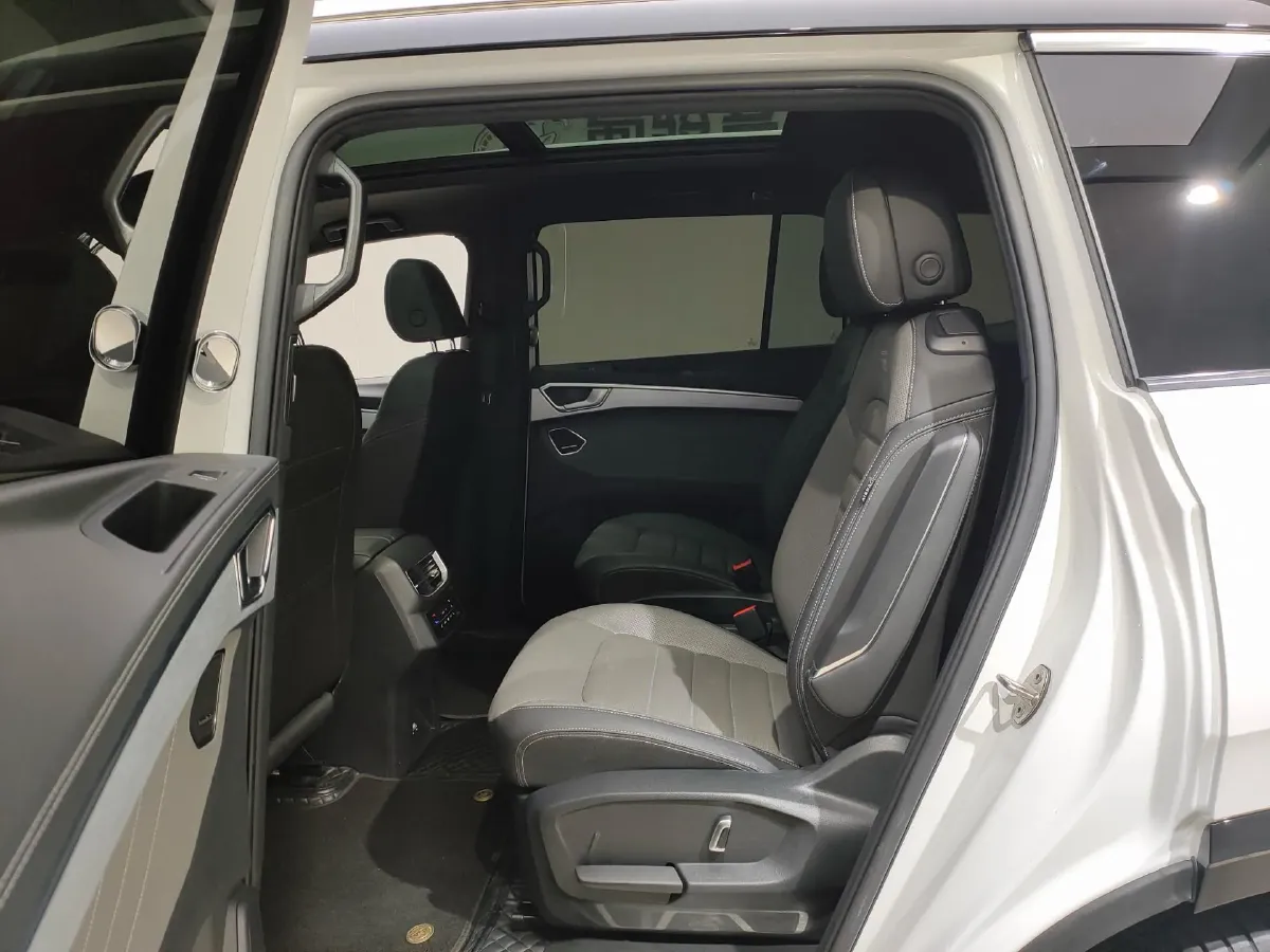 2021 Volkswagen Talagon 2.0T 220HP L4 7DCT,autocango,china used car exporter,china ev exporter,chinese used car exporter,chinese used ev exporter