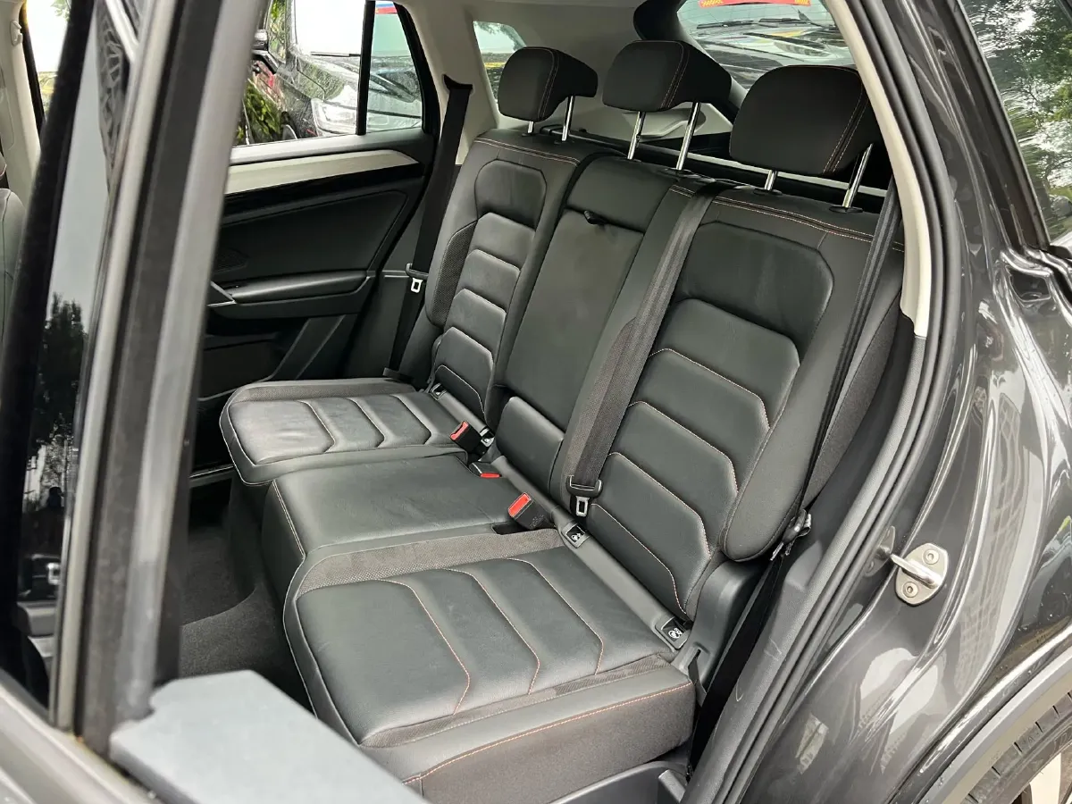 2021 Volkswagen Tayron 2.0T 186HP L4 7DCT,autocango,china used car exporter,china ev exporter,chinese used car exporter,chinese used ev exporter