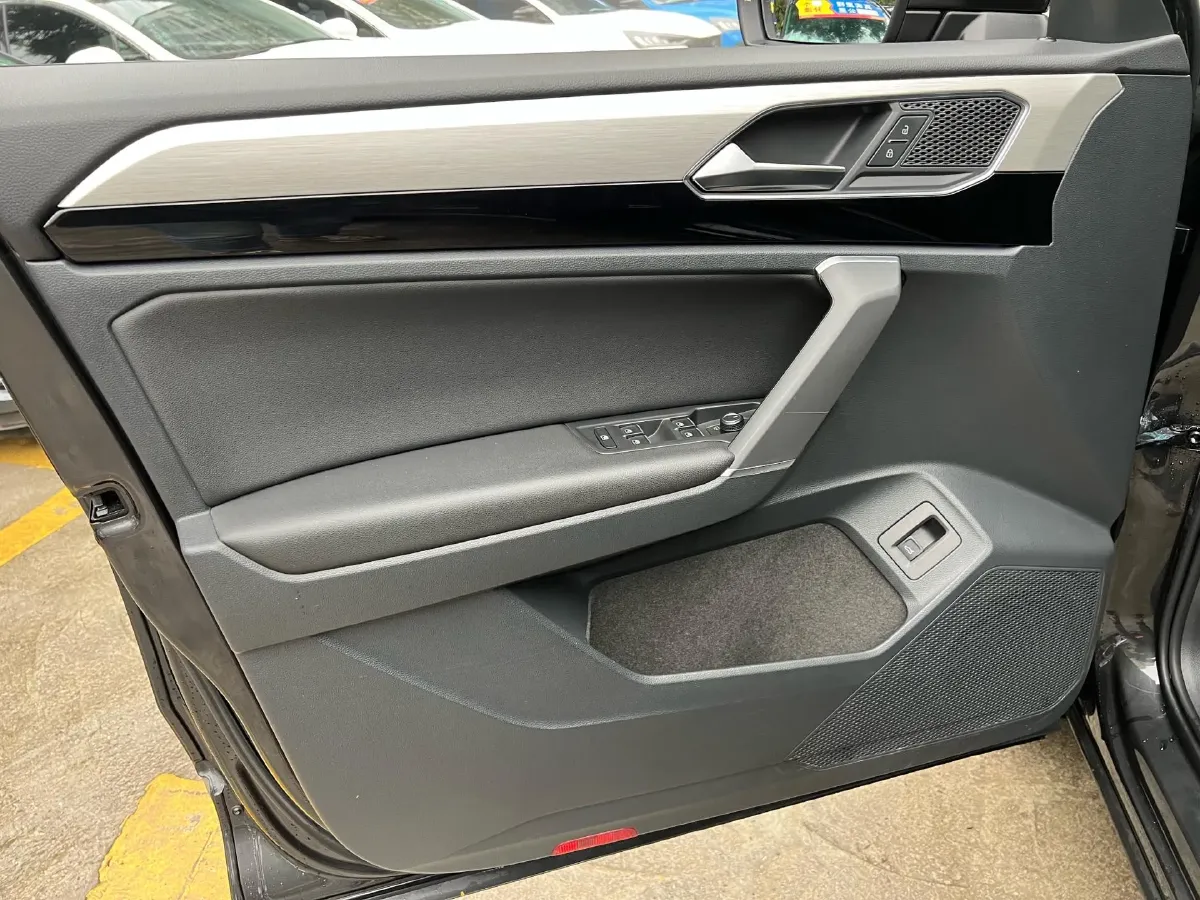 2021 Volkswagen Tayron 2.0T 186HP L4 7DCT,autocango,china used car exporter,china ev exporter,chinese used car exporter,chinese used ev exporter