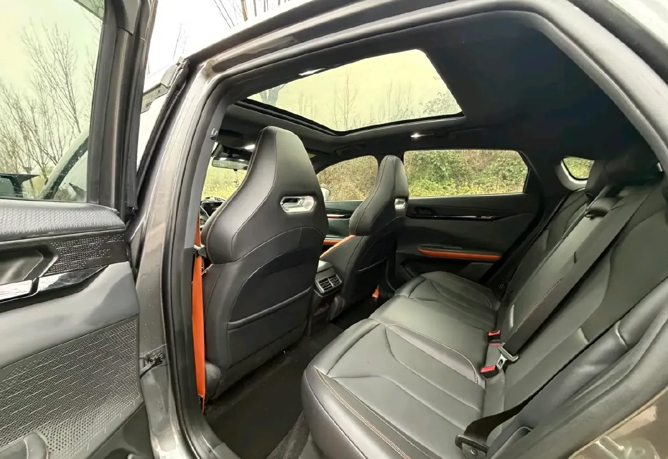 2022 ChangAn UNI-V 1.5T 188HP L4 7DCT,autocango,china used car exporter,china ev exporter,chinese used car exporter,chinese used ev exporter