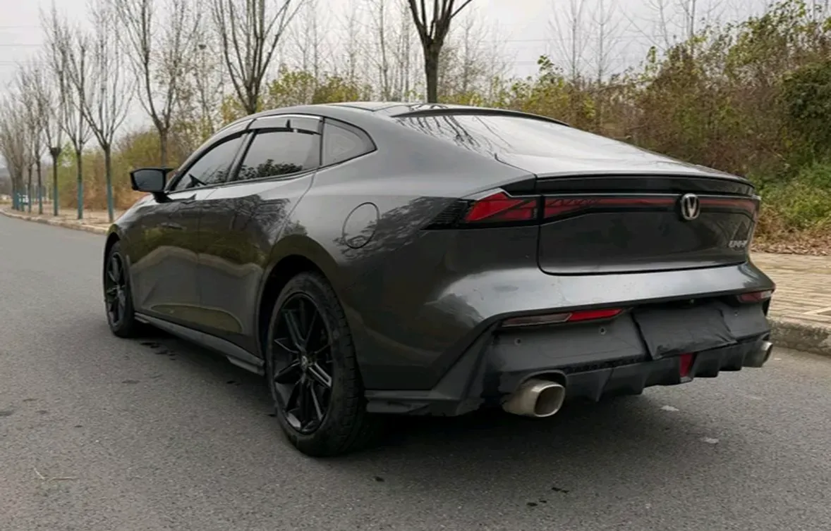 2022 ChangAn UNI-V 1.5T 188HP L4 7DCT,autocango,china used car exporter,china ev exporter,chinese used car exporter,chinese used ev exporter