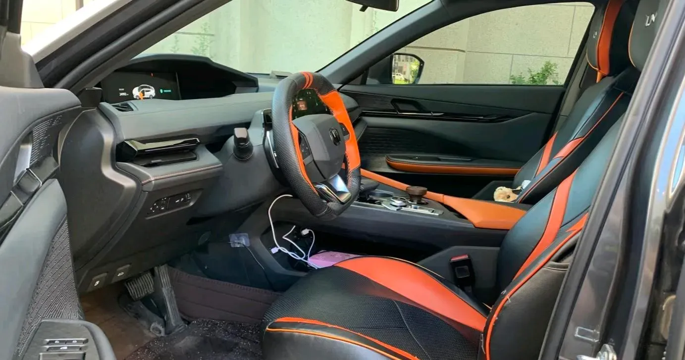 2022 ChangAn UNI-V 1.5T 188HP L4 7DCT,autocango,china used car exporter,china ev exporter,chinese used car exporter,chinese used ev exporter