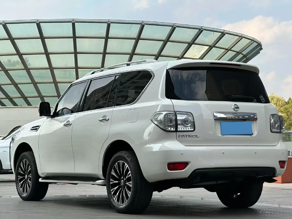 2018 Nissan Patrol 4.0L 279HP V6 7AT,autocango,china used car exporter,china ev exporter,chinese used car exporter,chinese used ev exporter
