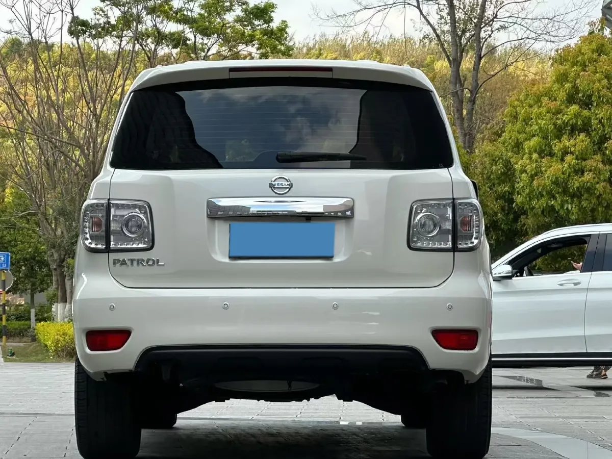 2018 Nissan Patrol 4.0L 279HP V6 7AT,autocango,china used car exporter,china ev exporter,chinese used car exporter,chinese used ev exporter