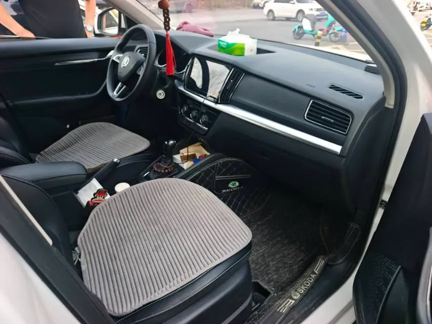 2022 Skoda Kamiq 1.5L 112HP L4 6AT,autocango,china used car exporter,china ev exporter,chinese used car exporter,chinese used ev exporter