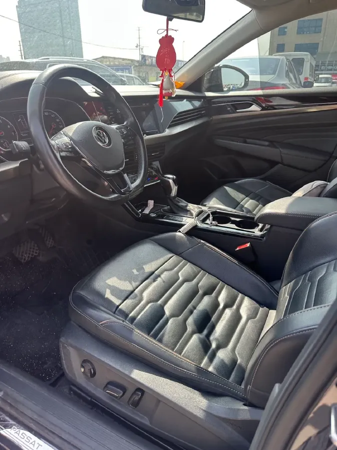 2020 Volkswagen Passat 2.0T 186HP L4 7DCT,autocango,china used car exporter,china ev exporter,chinese used car exporter,chinese used ev exporter