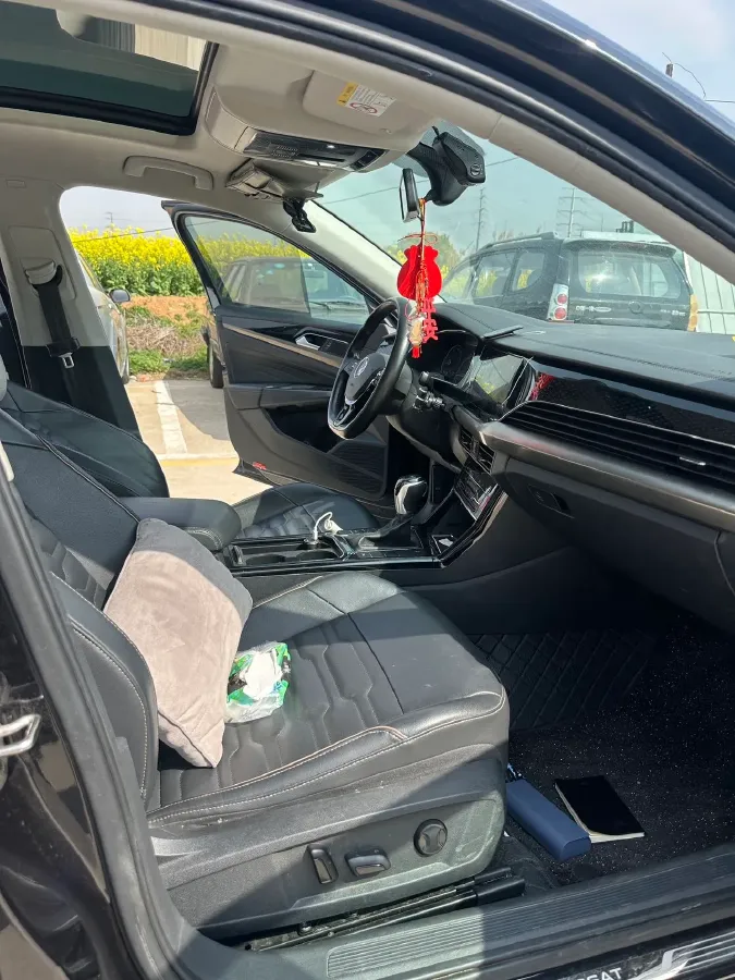 2020 Volkswagen Passat 2.0T 186HP L4 7DCT,autocango,china used car exporter,china ev exporter,chinese used car exporter,chinese used ev exporter