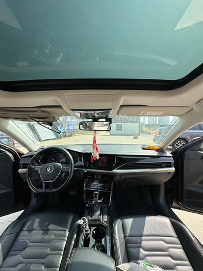 2020 Volkswagen Passat 2.0T 186HP L4 7DCT,autocango,china used car exporter,china ev exporter,chinese used car exporter,chinese used ev exporter