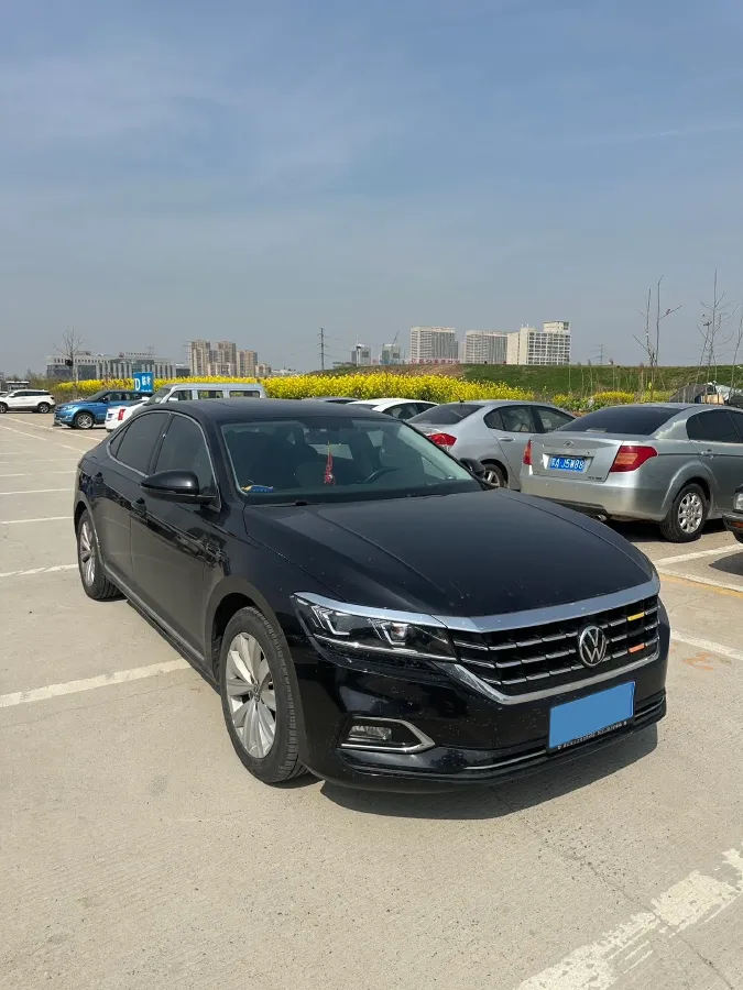 2020 Volkswagen Passat 2.0T 186HP L4 7DCT,autocango,china used car exporter,china ev exporter,chinese used car exporter,chinese used ev exporter