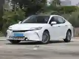 2025 Toyota Camry 2.0L 152HP L4 E-CVT Hybrid