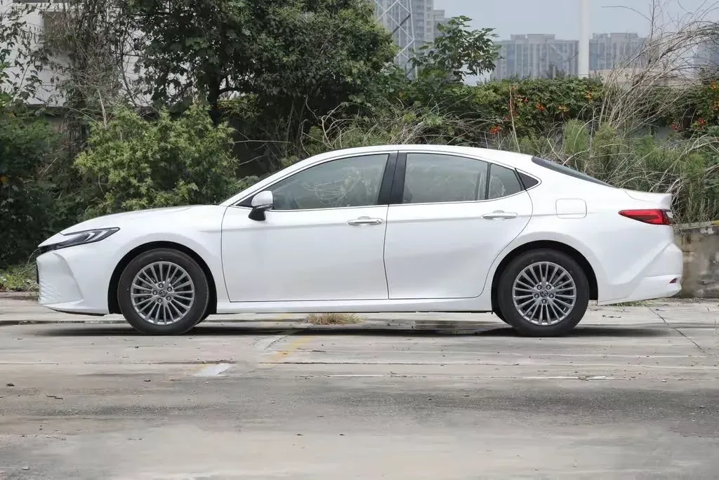 2025 Toyota Camry 2.0L 152HP L4 E-CVT Hybrid,autocango,china used car exporter,china ev exporter,chinese used car exporter,chinese used ev exporter
