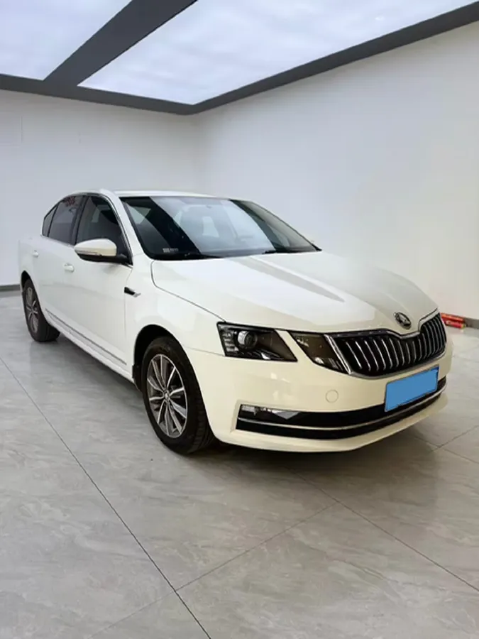 2019 Skoda Octavia 1.5L 116HP L4 6AT,autocango,china used car exporter,china ev exporter,chinese used car exporter,chinese used ev exporter