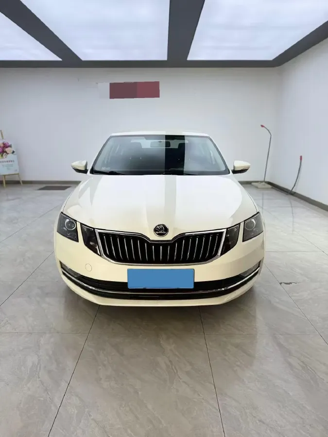 2019 Skoda Octavia 1.5L 116HP L4 6AT,autocango,china used car exporter,china ev exporter,chinese used car exporter,chinese used ev exporter