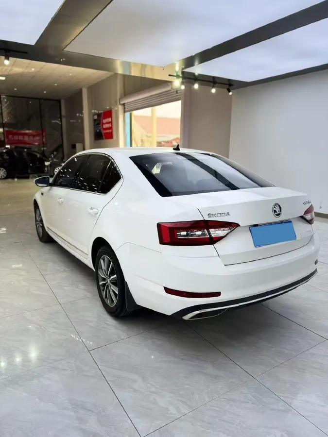 2019 Skoda Octavia 1.5L 116HP L4 6AT,autocango,china used car exporter,china ev exporter,chinese used car exporter,chinese used ev exporter
