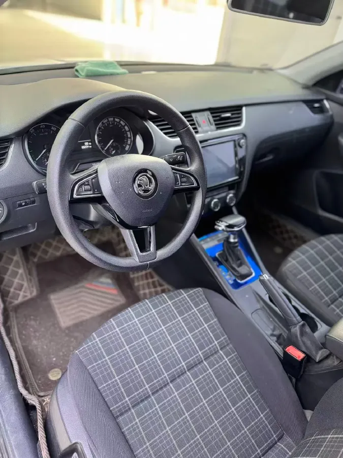 2019 Skoda Octavia 1.5L 116HP L4 6AT,autocango,china used car exporter,china ev exporter,chinese used car exporter,chinese used ev exporter