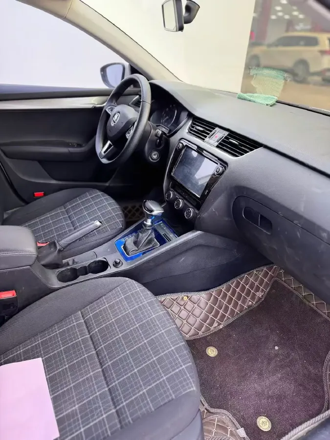 2019 Skoda Octavia 1.5L 116HP L4 6AT,autocango,china used car exporter,china ev exporter,chinese used car exporter,chinese used ev exporter