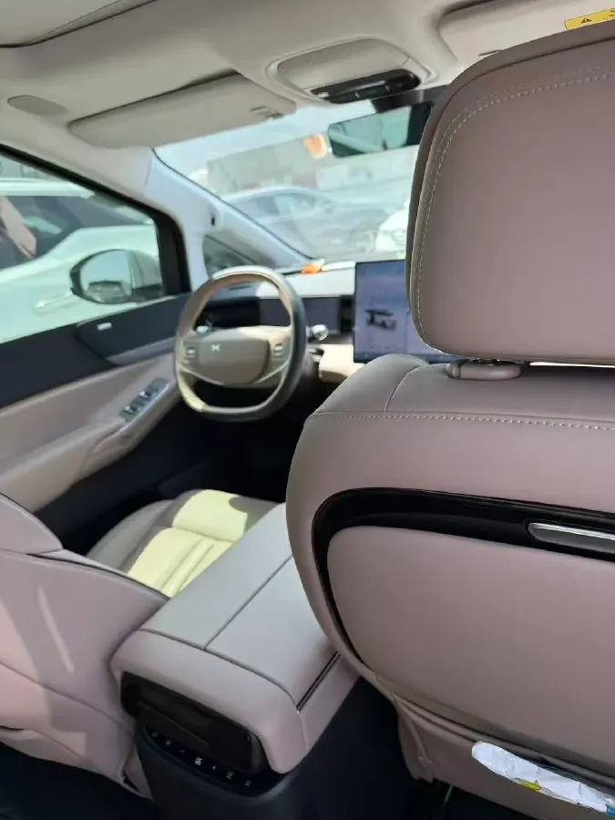 2024 Xpeng X9 BEV 101.5KWH,autocango,china used car exporter,china ev exporter,chinese used car exporter,chinese used ev exporter