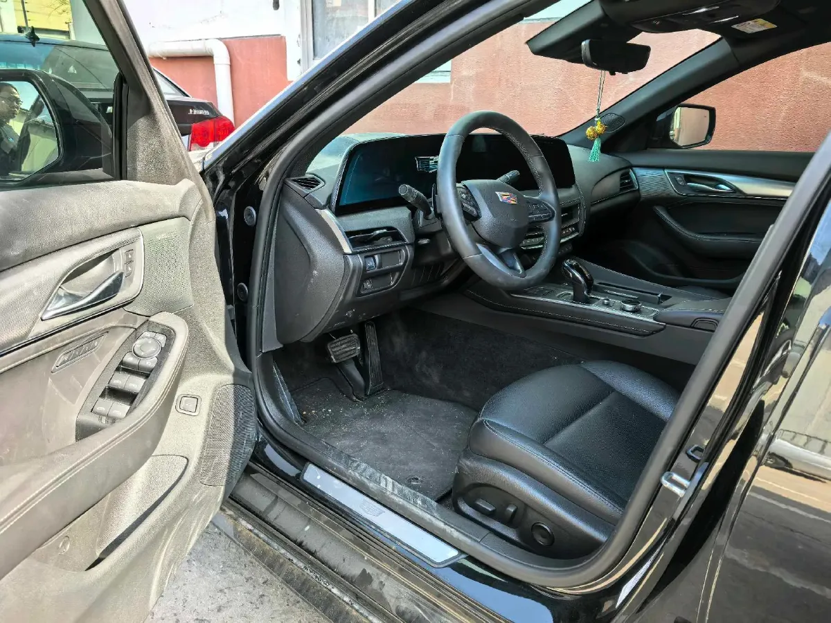 2024 Cadillac CT5 2.0T 237HP L4 10AT,autocango,china used car exporter,china ev exporter,chinese used car exporter,chinese used ev exporter