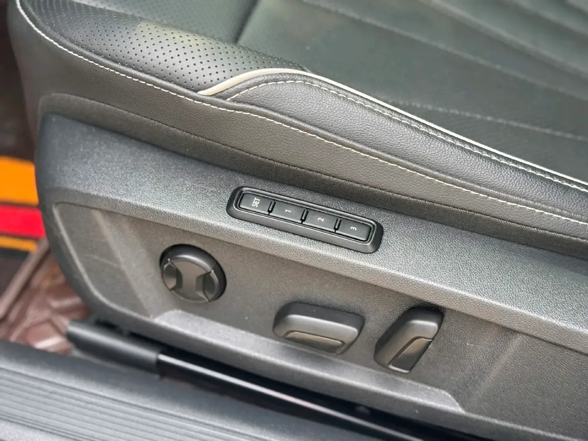 2024 Volkswagen Passat 2.0T 186HP L4 7DCT,autocango,china used car exporter,china ev exporter,chinese used car exporter,chinese used ev exporter