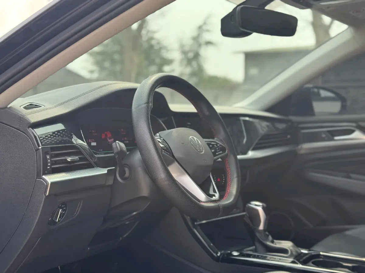 2024 Volkswagen Passat 2.0T 186HP L4 7DCT,autocango,china used car exporter,china ev exporter,chinese used car exporter,chinese used ev exporter