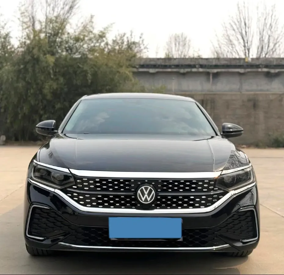 2024 Volkswagen Passat 2.0T 186HP L4 7DCT,autocango,china used car exporter,china ev exporter,chinese used car exporter,chinese used ev exporter