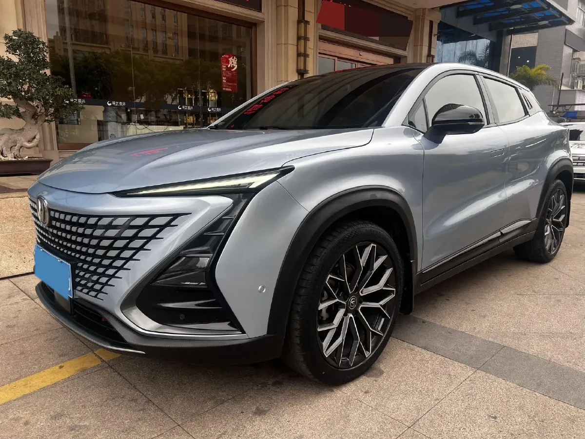 2022 ChangAn UNI-T 1.5T 188HP L4 7DCT,autocango,china used car exporter,china ev exporter,chinese used car exporter,chinese used ev exporter