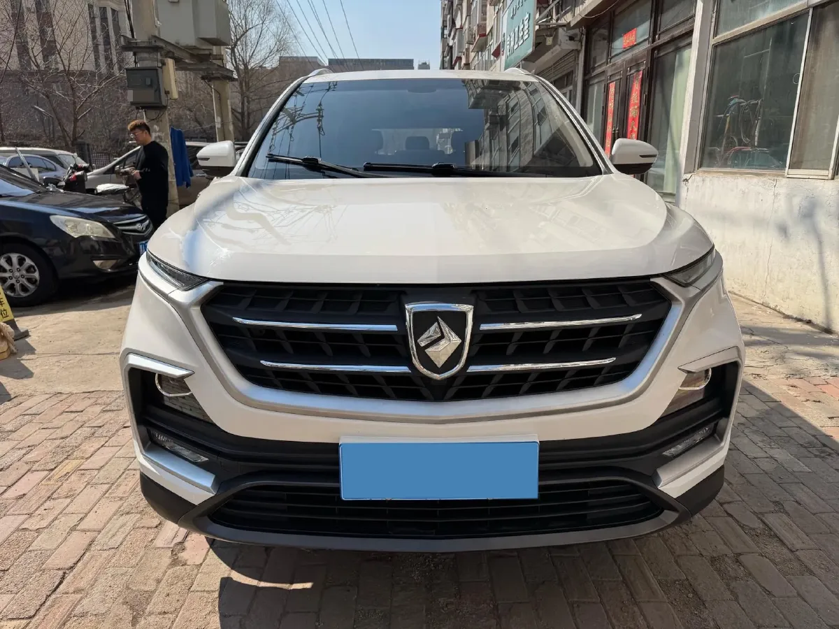 2018 BaoJun 530 1.5T 150HP L4 6MT,autocango,china used car exporter,china ev exporter,chinese used car exporter,chinese used ev exporter
