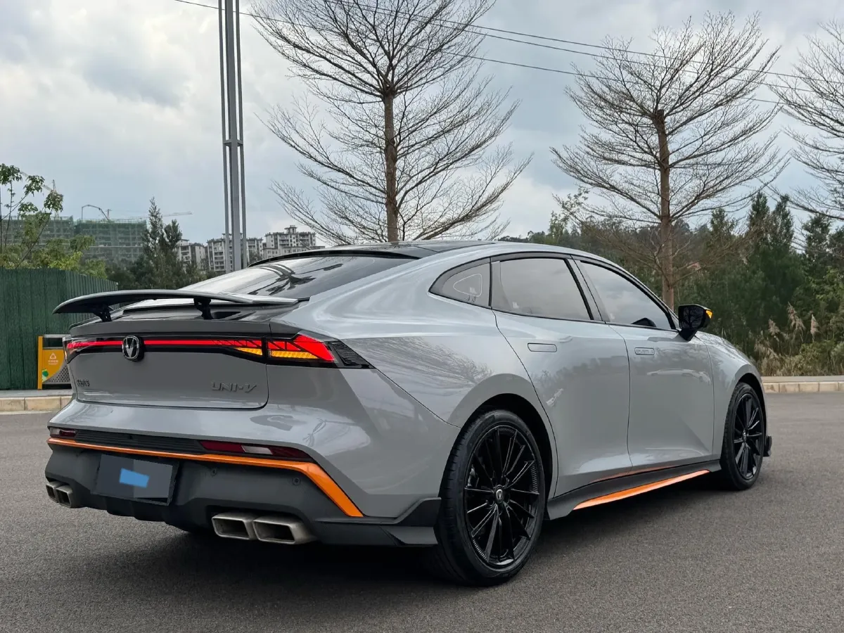 2024 ChangAn UNI-V 1.5T 188HP L4 7DCT,autocango,china used car exporter,china ev exporter,chinese used car exporter,chinese used ev exporter