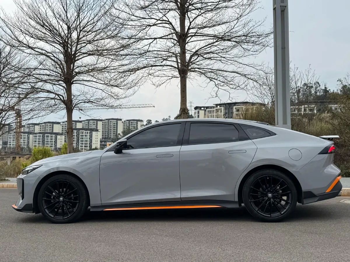 2024 ChangAn UNI-V 1.5T 188HP L4 7DCT,autocango,china used car exporter,china ev exporter,chinese used car exporter,chinese used ev exporter