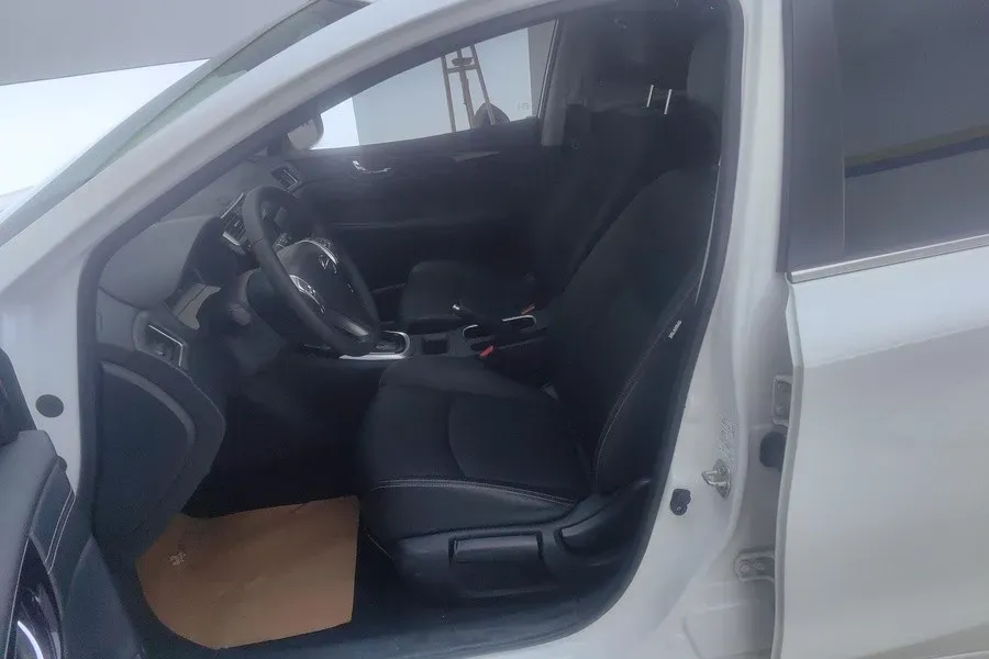 2024 Nissan Tiida 1.6L 122HP L4 CVT,autocango,china used car exporter,china ev exporter,chinese used car exporter,chinese used ev exporter