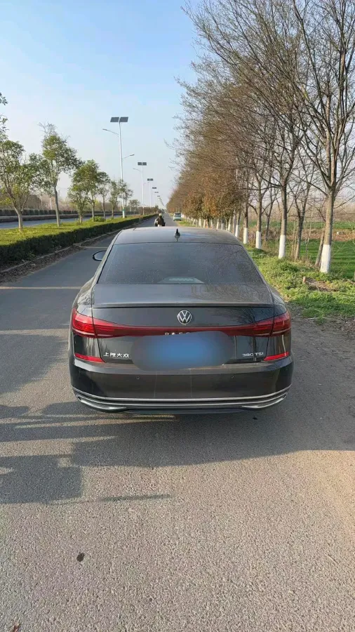 2024 Volkswagen Passat 2.0T 220HP L4 7DCT,autocango,china used car exporter,china ev exporter,chinese used car exporter,chinese used ev exporter