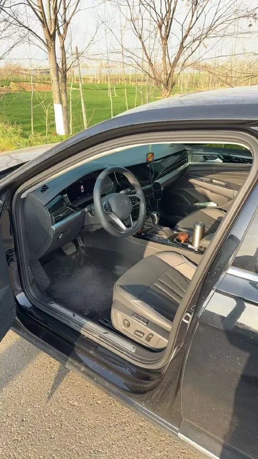 2024 Volkswagen Passat 2.0T 220HP L4 7DCT,autocango,china used car exporter,china ev exporter,chinese used car exporter,chinese used ev exporter