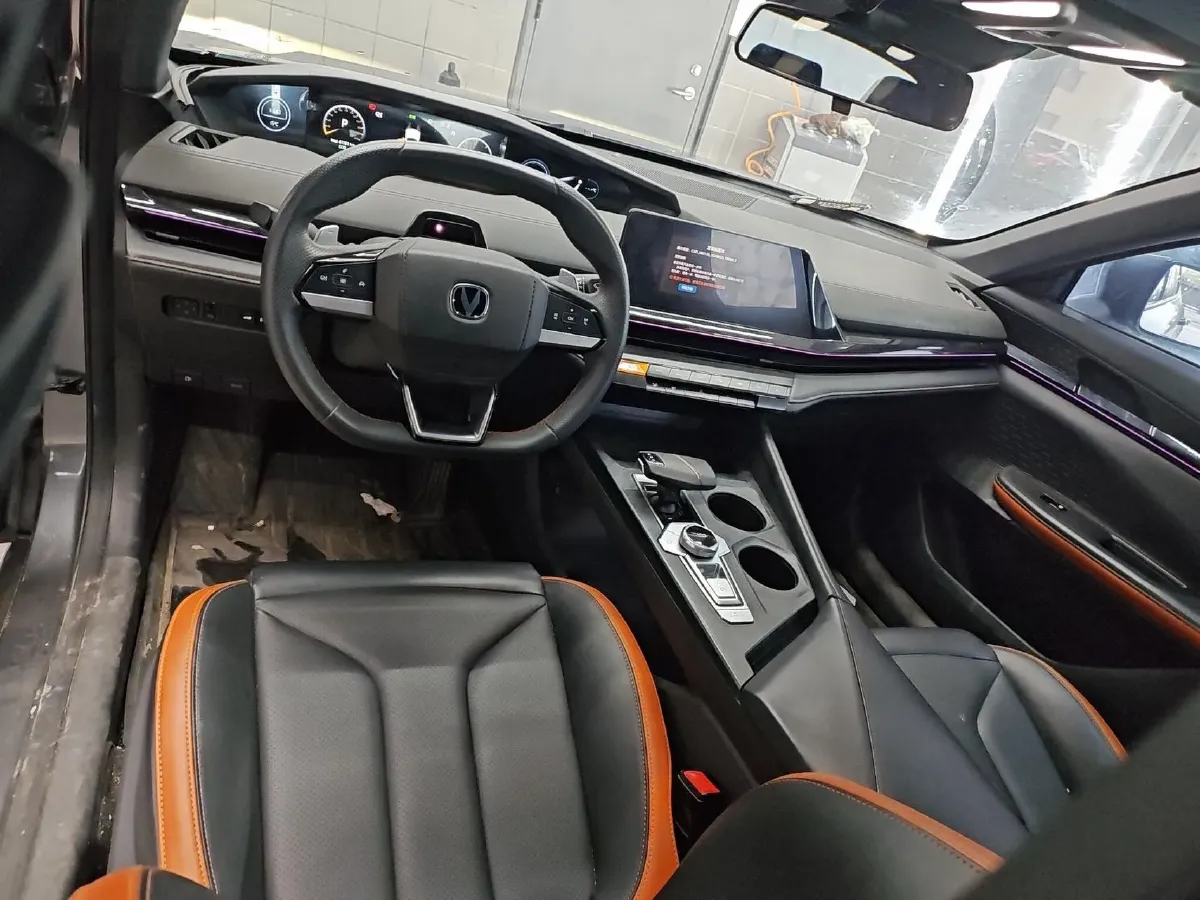 2023 ChangAn UNI-V 1.5T 188HP L4 7DCT,autocango,china used car exporter,china ev exporter,chinese used car exporter,chinese used ev exporter