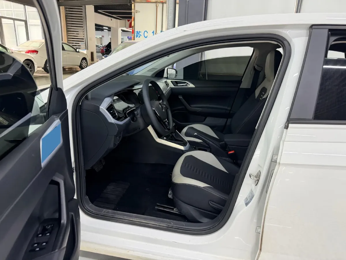 2019 Volkswagen Polo 1.5L 113HP L4 6AT,autocango,china used car exporter,china ev exporter,chinese used car exporter,chinese used ev exporter